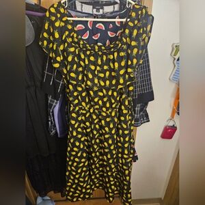 Unique Vintage All Over Pineapple Print. Matching Fabric Removable Belt